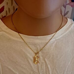 Gold Initial 'E' Pendant Necklace - Classic Monogram Jewelry